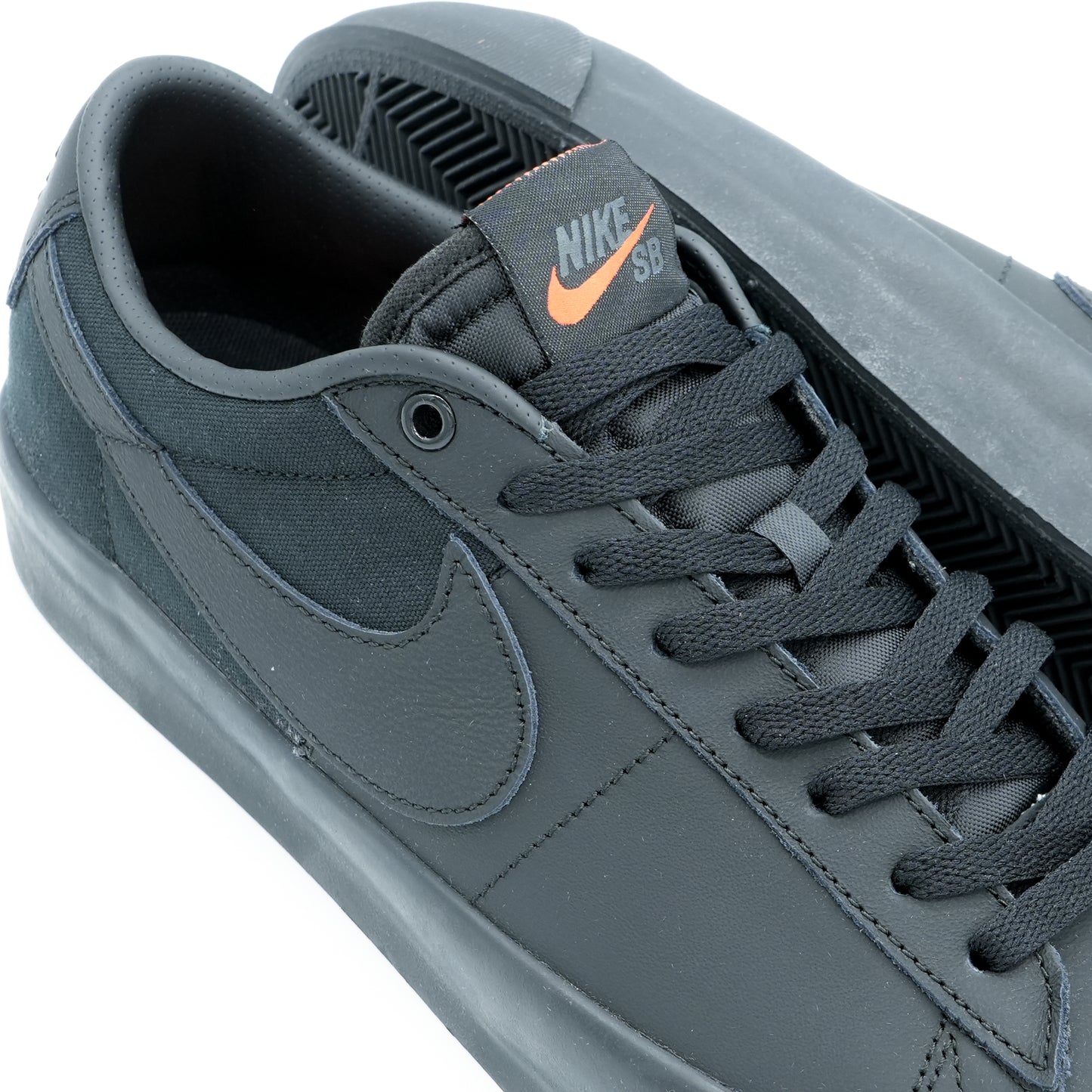 Nike SB Zoom Blazer Low Pro GT ISO - Black/Black