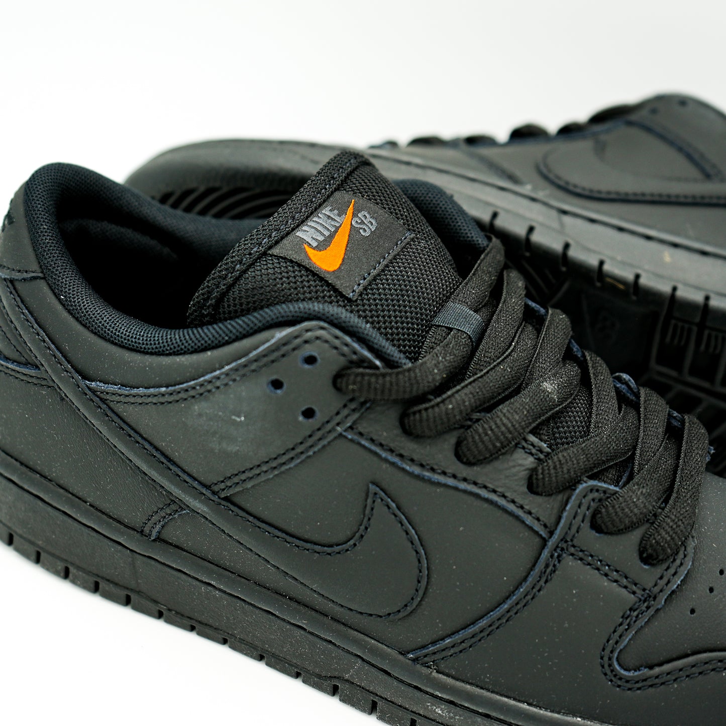 Nike SB Dunk Low ISO - Black/Black/Black