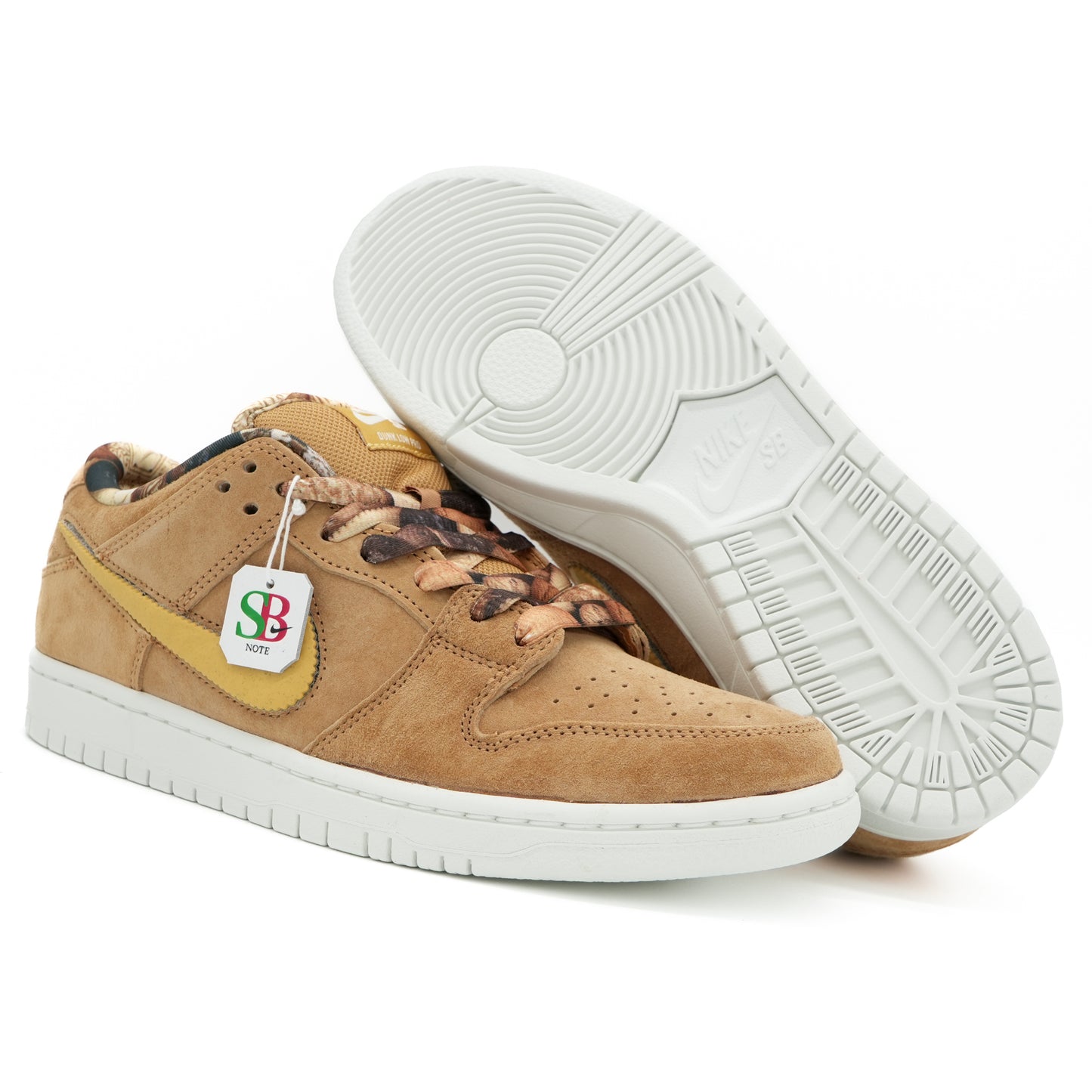 NOTE Manchester X Nike SB Dunk Low Pro - Flax / Summit White