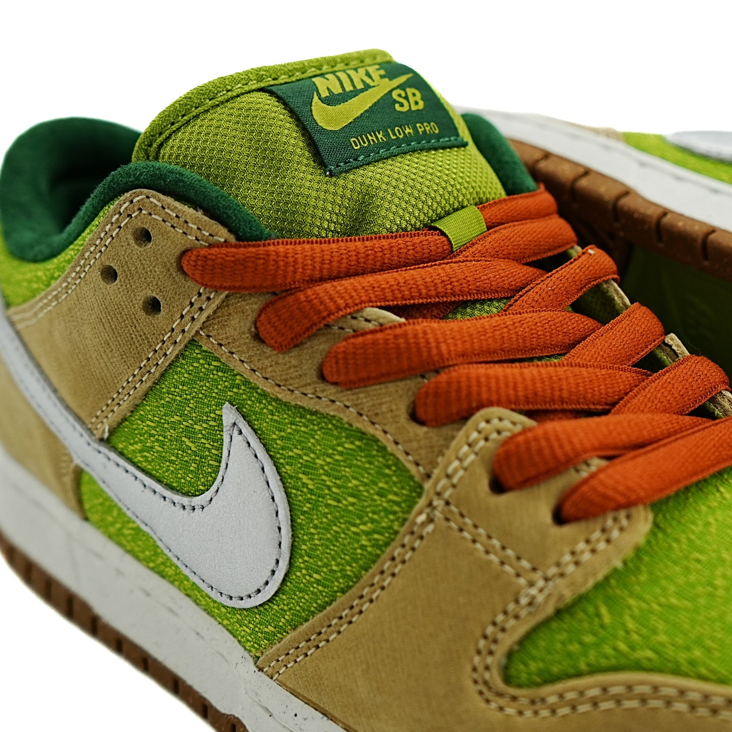 Nike SB Escargot Dunk Low - Sesame / Silver Pear