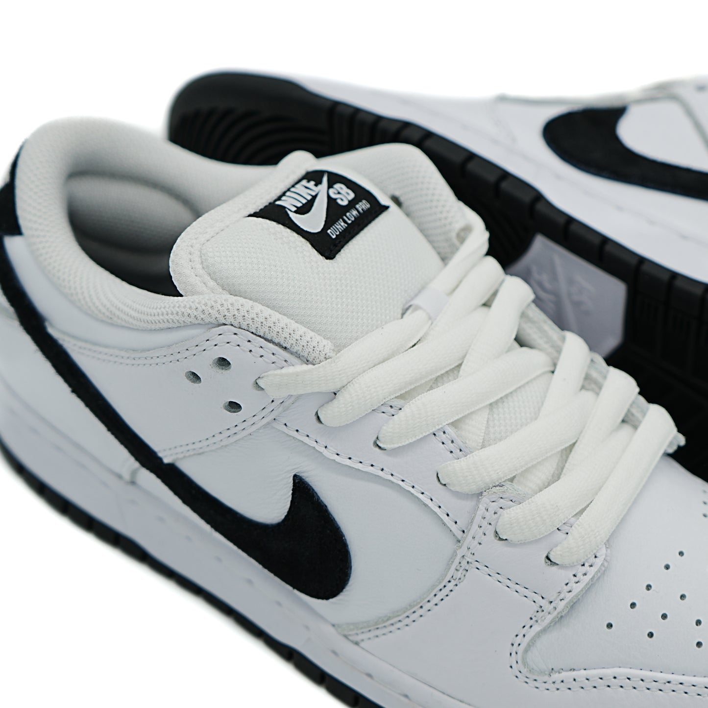 Nike SB Dunk Low - White/Black/White