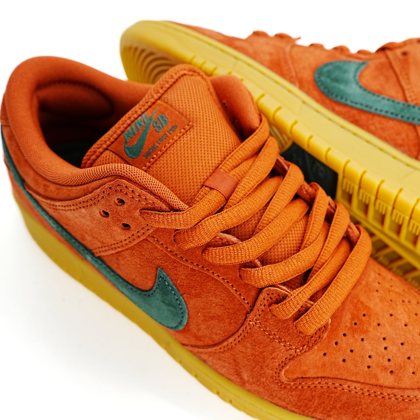 Nike SB Dunk Low - Burnt Sunrise/Vintage Green