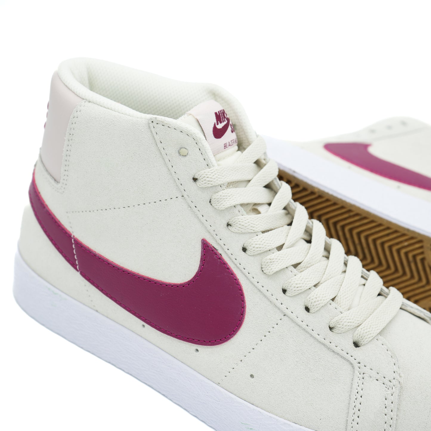 Nike SB Blazer Mid - Pale Ivory / Noble Red