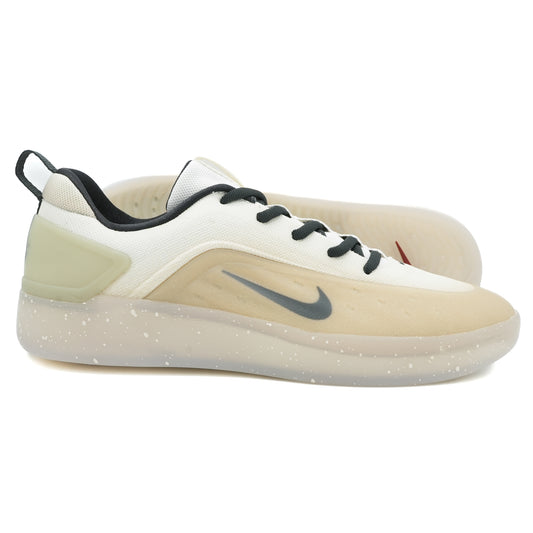 Nike SB Zoom Nyjah 4 - Desert Khaki / Light Orewood