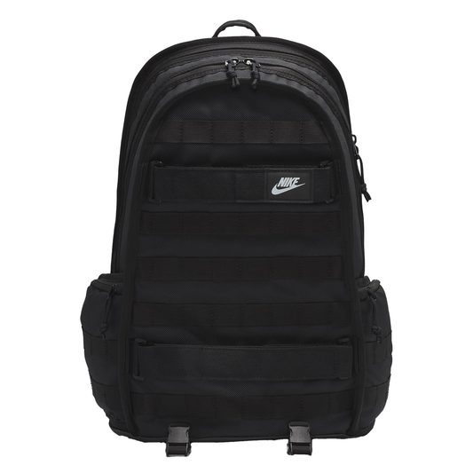 are nike backpacks machine machine dry Varsity Elite Backpack (32L) the Nike Varsity Elite Backpack keeps your gear organized and your tech protected Can You Wash A Nike