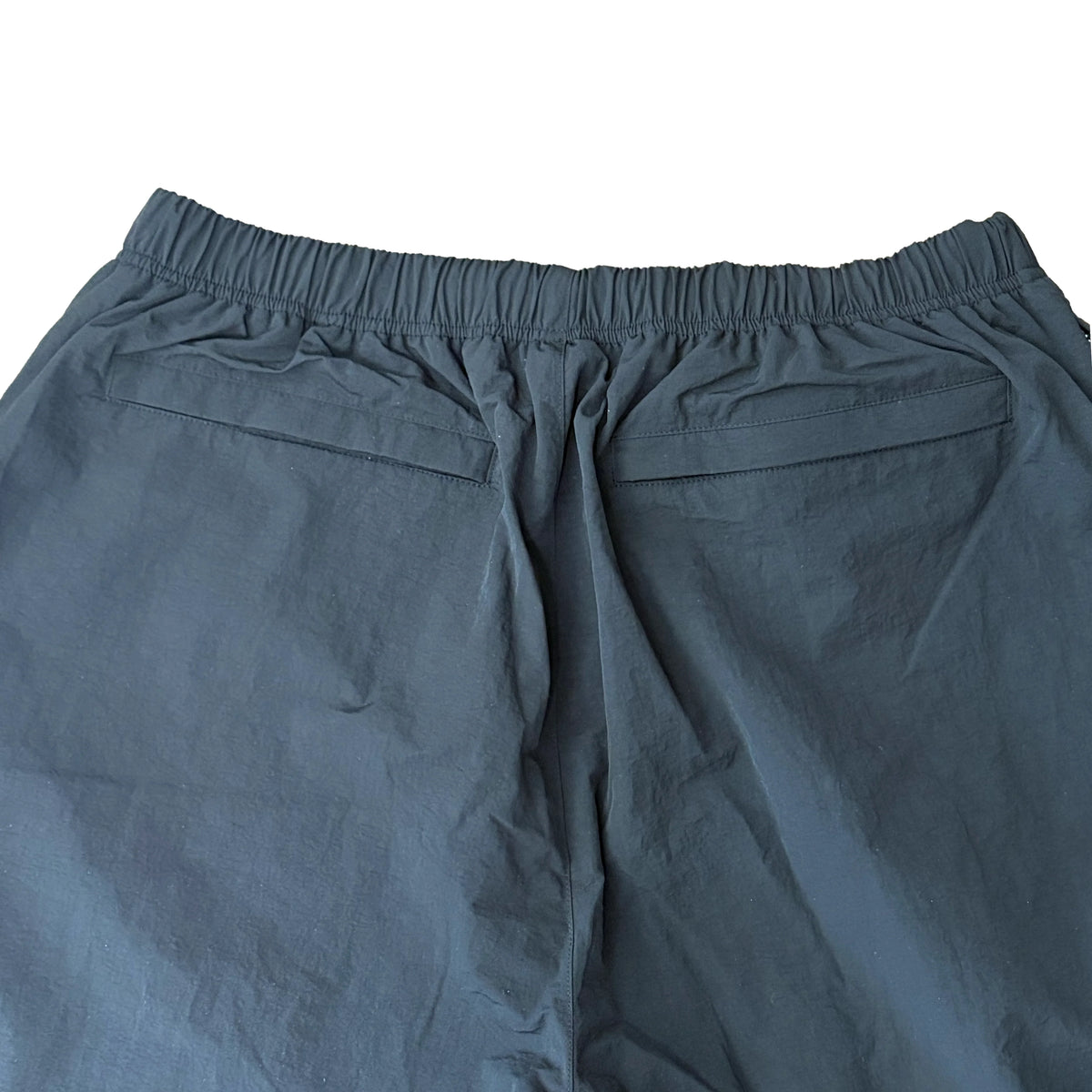 Petri Nylon Darted 3/4 Shorts - Black